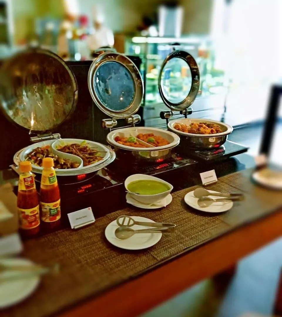 Holiday Inn Express New Delhi International Airport T3 By Ihg 4*,  Ινδία
